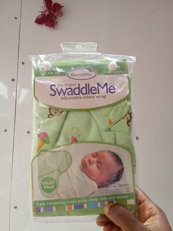 SwaddleMe Adjustable Infant Wrap 04