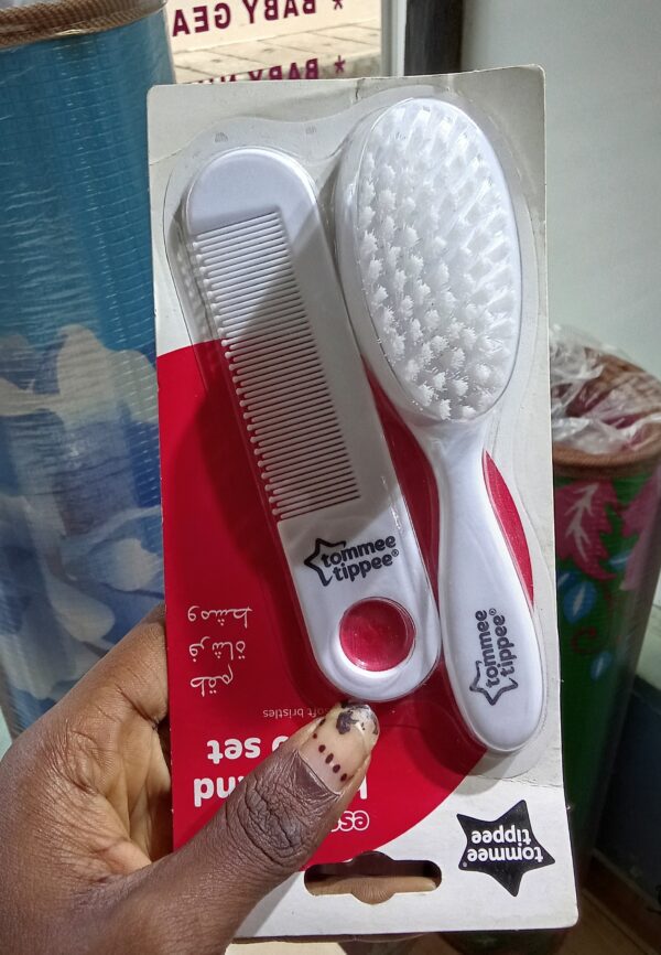 Tommee Tippee Comb & Brush Set